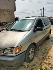 A picture of 202 Toyota sienna 1st body with sound engine gear break