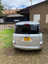 A picture of Toyota Sienta