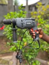 A picture of WALE WAZEE WA KUTOBOA UKUTA KUFUNGA NA KUFUNGUA NATI NIPE