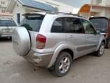 A picture of Toyota rav4 2004