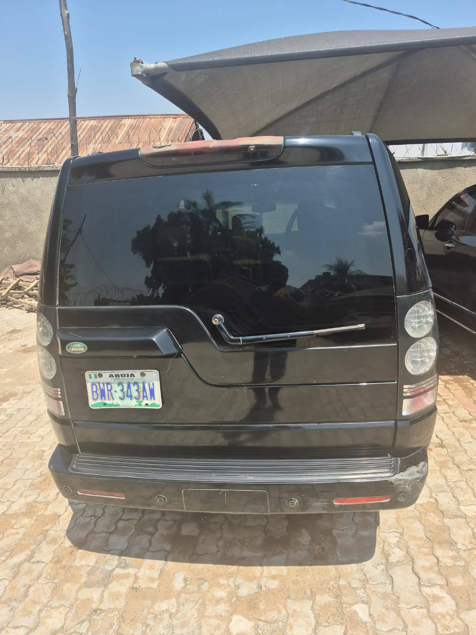 A picture of Distress Land Rover LR4 2010