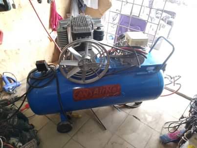 A picture of Compressor kubwaaaaa Full Haina kipengele Bei ni 2100000 Pigaaa 0744438090