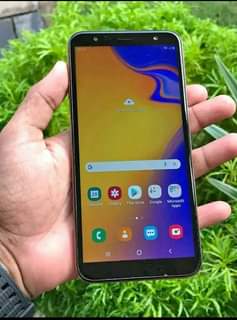 A picture of Samsung J4 