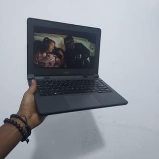 A picture of slim laptop dell medium size