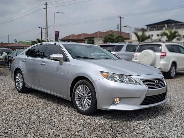 A picture of 2014 LEXUS ES350