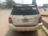 A picture of TOYOTA HIGHLANDER 2004 Model