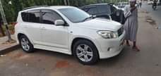 A picture of TOYOTA RAV4 YEAR 2008 CC2360 FULL AC PRICE TSHS 17ML