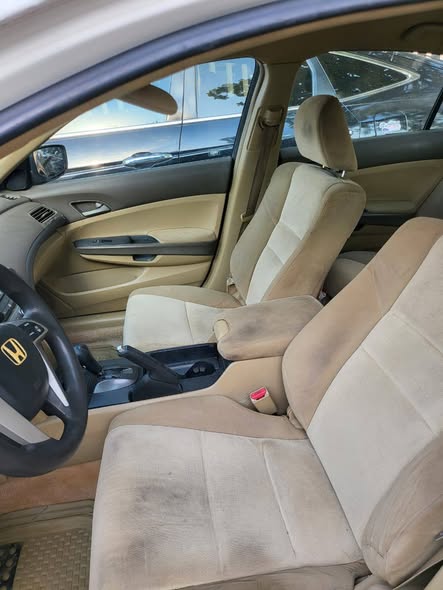 A picture of 09 honda accord register first body