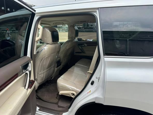 A picture of Total accident free Toks 013 full option Gx 460 lexus