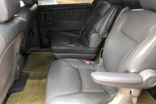 A picture of 2006 Toyota sienna