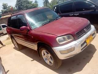 A picture of RAV4 old IMEPAUKA Auto M 3 8 chap 0745999208 0686307512