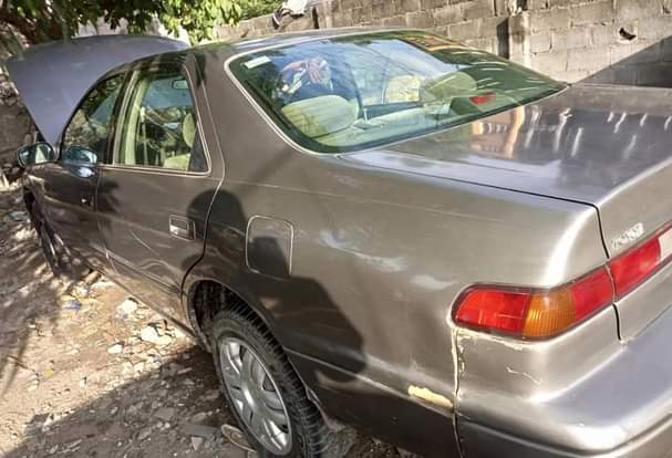 A picture of Toyota Camry tiny light 4plugs sound engine and gear AC