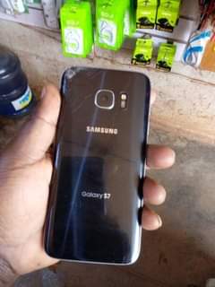 A picture of S7 plain needs screen