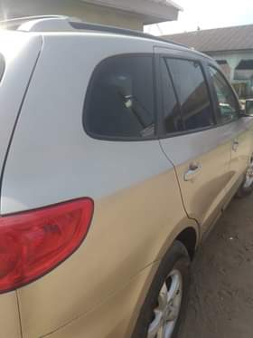 A picture of Clean Hyundai Santa Fe 2007 Sounds Engine Sounds Gear Neat