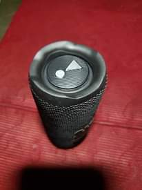 A picture of JBL Flip6 Bluetooth speaker