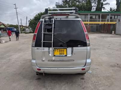 A picture of TOYOTA NOAH KALI SNAA BEI MILION 10