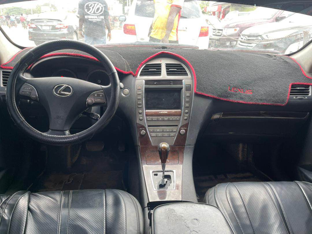 A picture of 2011 Lexus ES 350 For Sale