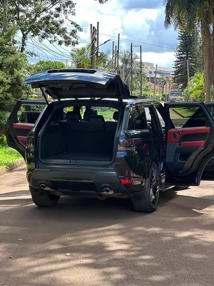 A picture of Range rover