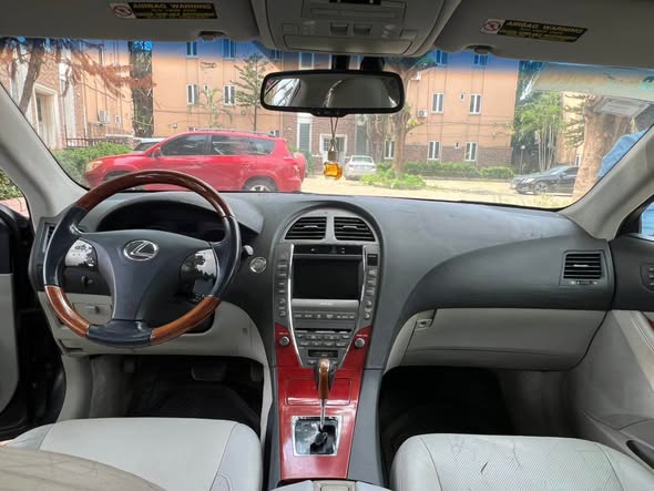 A picture of LEXUS ES350 2008 IN A PERFECT CONDITION