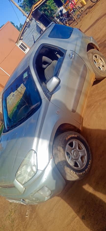 A picture of Rav4 short