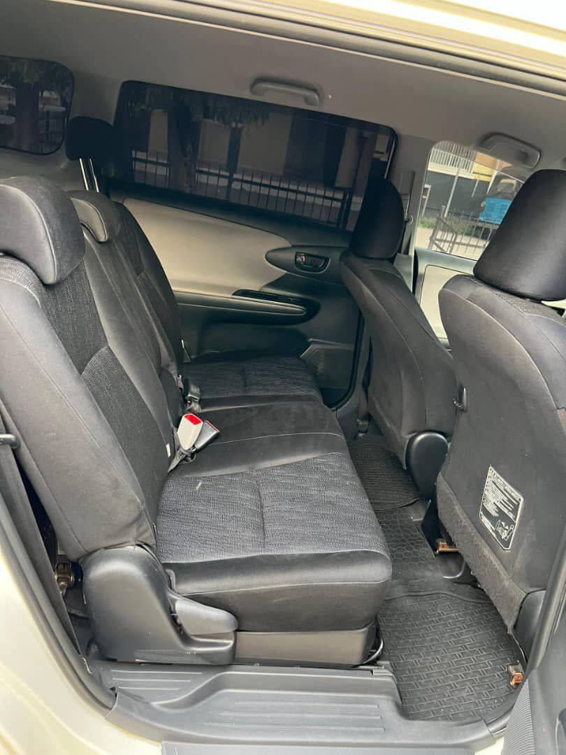 A picture of Toyota wish