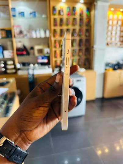 A picture of 13 plain 128GB