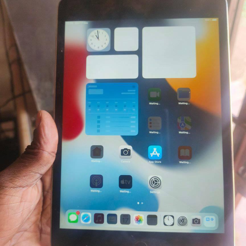 A picture of iPad 6th generation