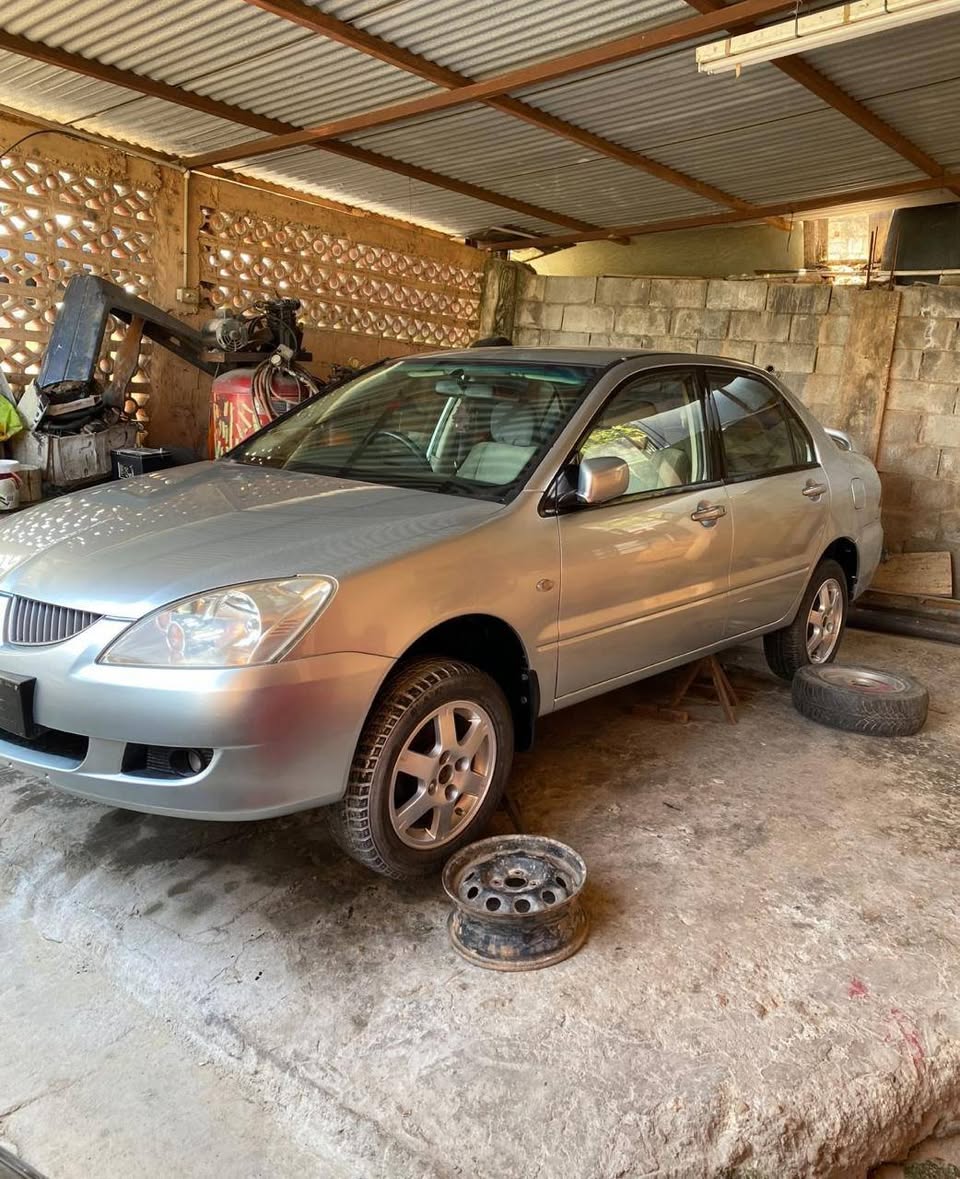 mitsubishi lancer
