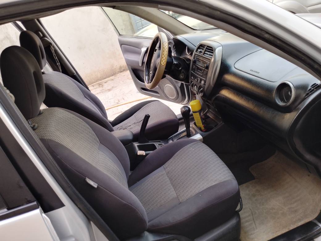 A picture of Toyota RAV4 2005 08123877794