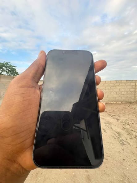 A picture of BIG OFFER IPHONE 13 PRO GB 256 700K TU
