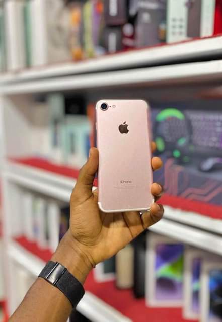 A picture of Iphne 7plain