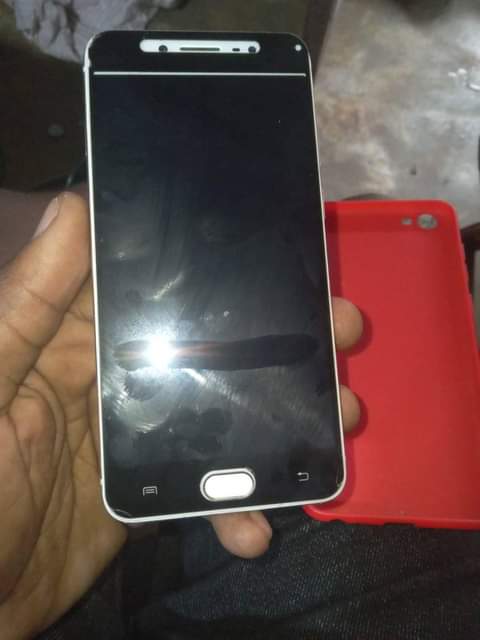 A picture of Vivo iyo nipeni ela ina gb 128 ram 6 0767095012