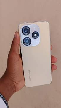 A picture of Tecno Spark 20c Watsapp Call me 25 704870817