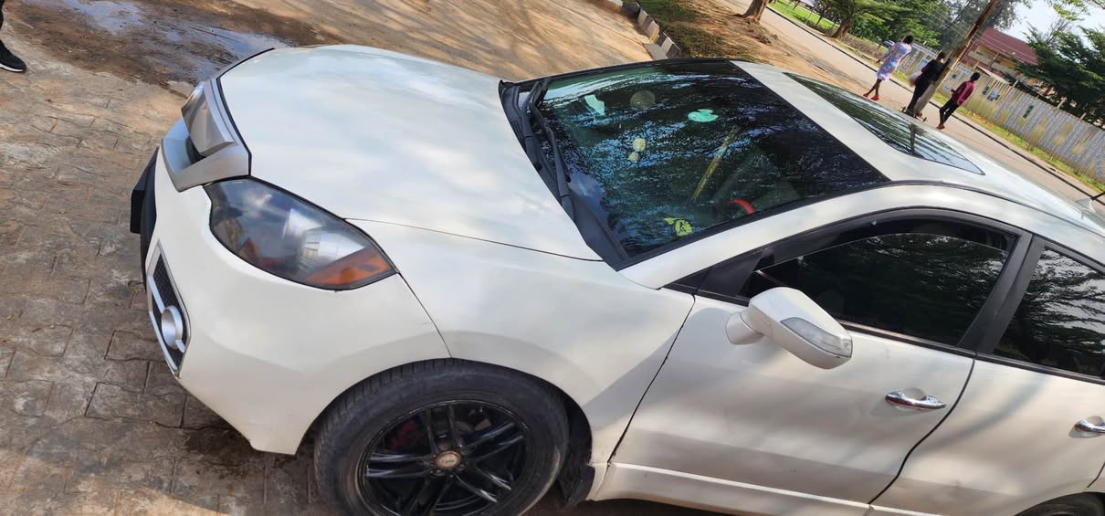 A picture of Clean used firstbody 011 Acura Rdx