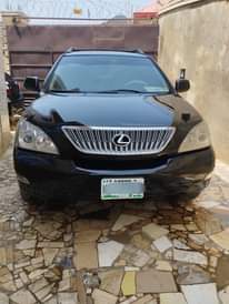 A picture of Very Clean Lexus Rx350