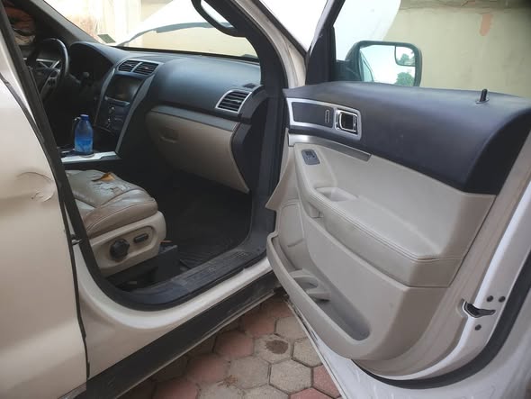 A picture of 2014 ford explorer