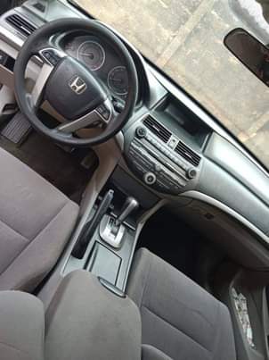 A picture of Honda Accord 2012