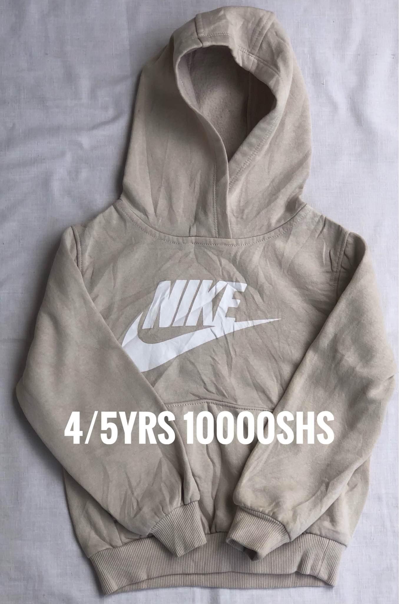 A picture of Hooded jackets and Sweater shirts