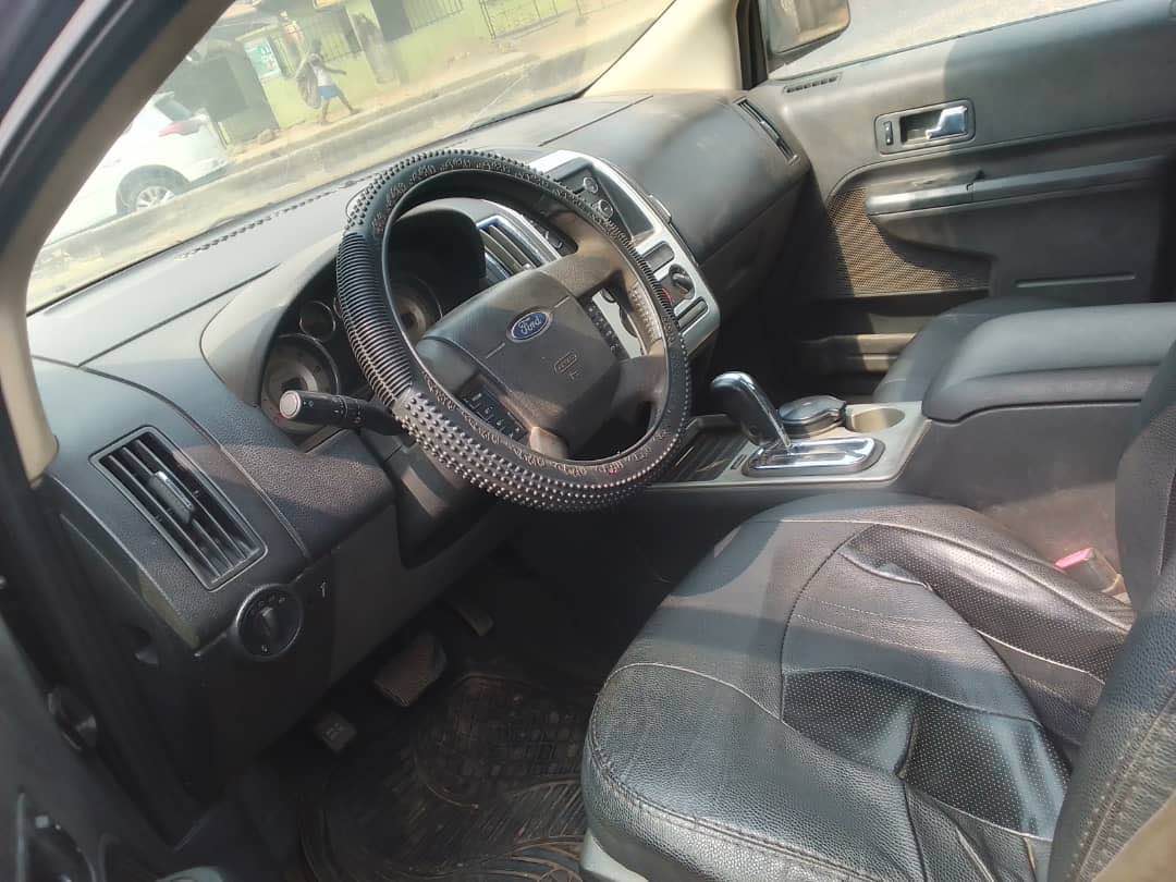 A picture of Registered 2008 FORD Edge first body pan money needed Urgently