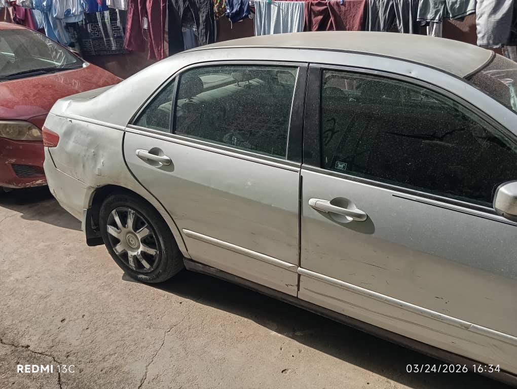 A picture of Honda Accord 04 v6 good engine and gear ac is
