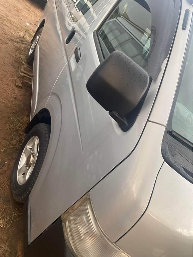 A picture of Toyota Hiace hummer 2.