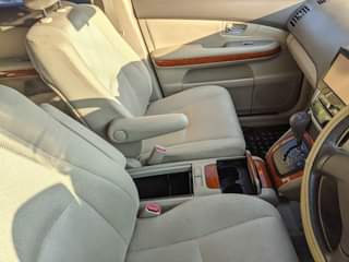 A picture of TOYOTA HARRIER KAWUNDO UBP PRICE 48M Wstup 0776717226