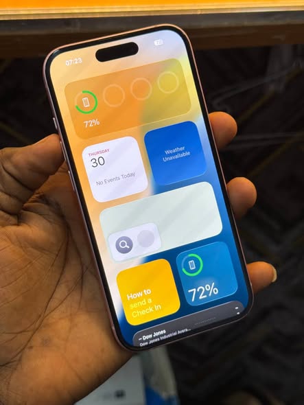 A picture of IPhone 15 esim