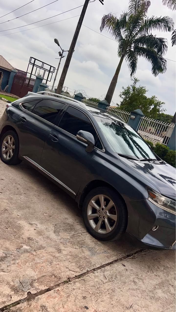 A picture of LEXUS RX350 2011 MODEL