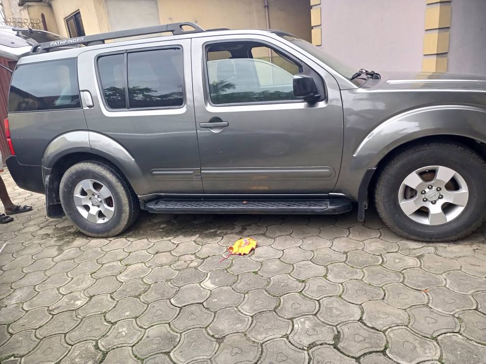 A picture of 2006 model Nissan Pathfinder