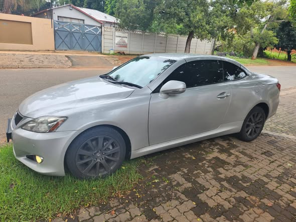 A picture of Quick sale money needed now 26M serious client call 0703347279