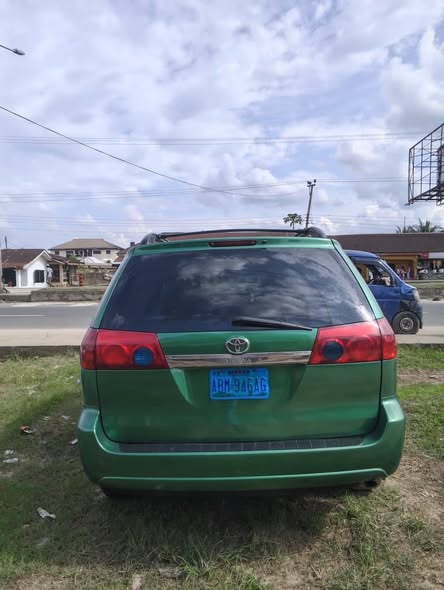 A picture of 2005 TOYOTA SIENNA Strictly 200k settlement