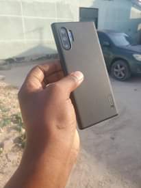 A picture of Mzungu wa roho maphone
