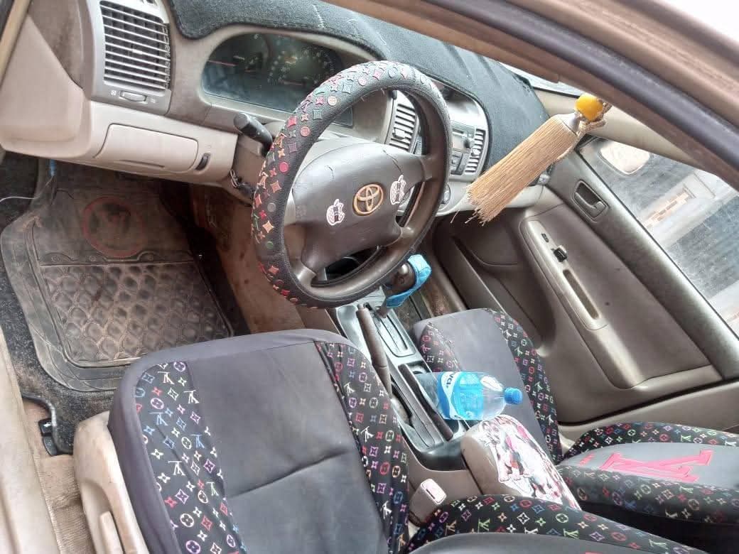 A picture of 2005 Toyota camry