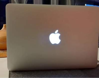 A picture of Apple MacBook pro Retina 2015 core i5 Ram 8GB SSD